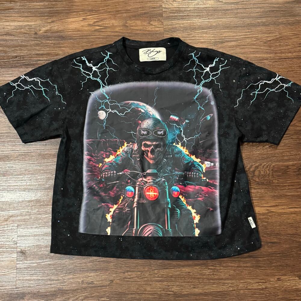 Vintage Biker Skull Lightning Graphic Tee – Reflective Stars – Size Large